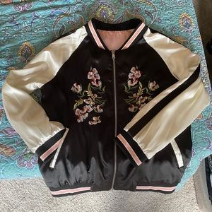 REVERSIBLE BOMBER JACKET😍